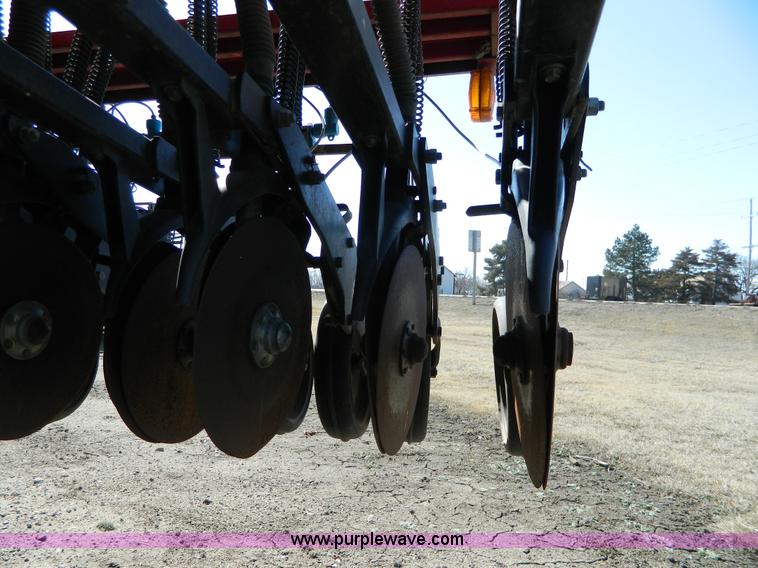 image for item G7770 Case IH 5500 30' drill