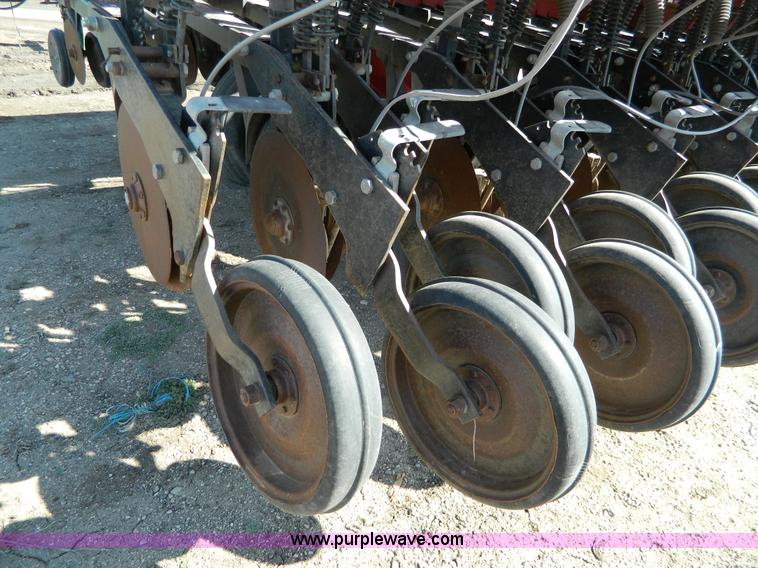 image for item G7770 Case IH 5500 30' drill