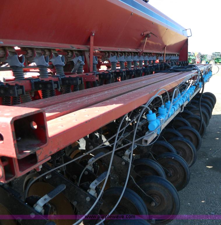 image for item G7770 Case IH 5500 30' drill