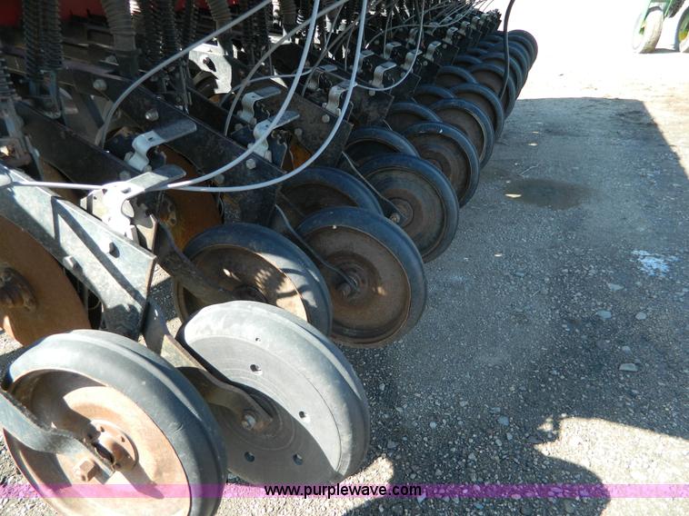 image for item G7770 Case IH 5500 30' drill