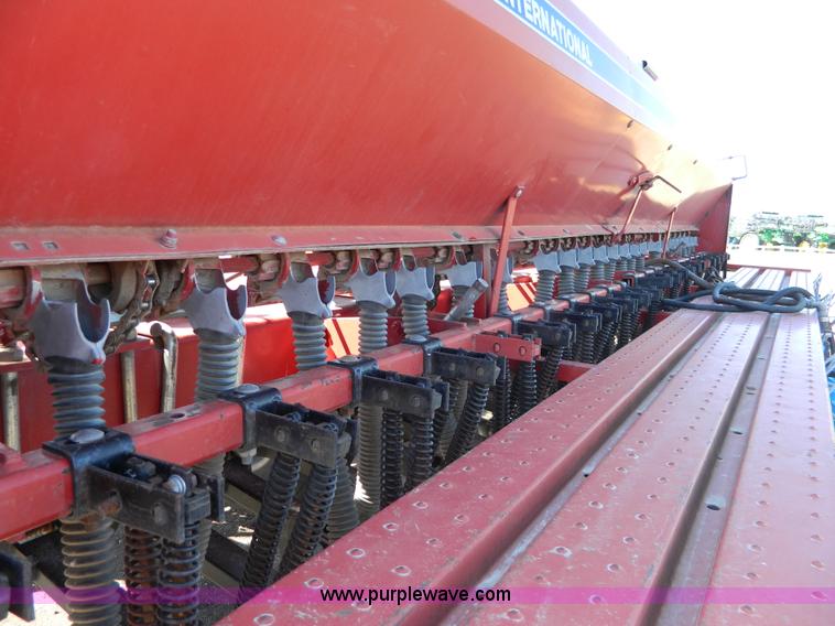 image for item G7770 Case IH 5500 30' drill