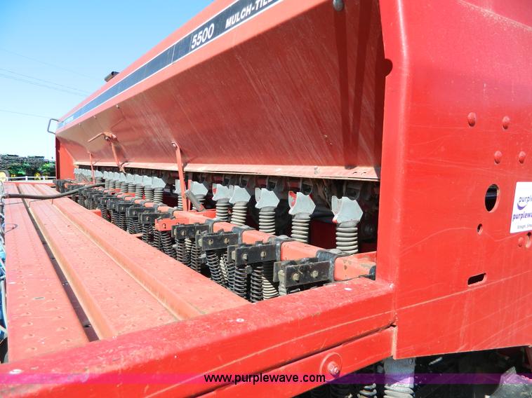 image for item G7770 Case IH 5500 30' drill