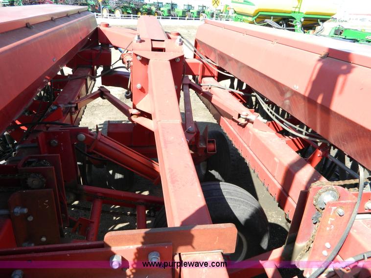 image for item G7770 Case IH 5500 30' drill