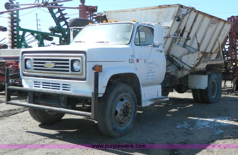 image for item G7772 1985 Chevrolet C60 feed truck