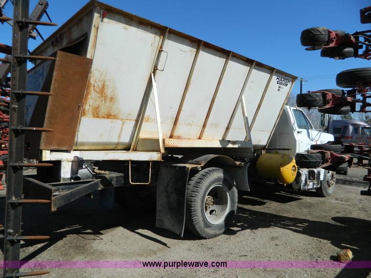 image for item G7772 1985 Chevrolet C60 feed truck