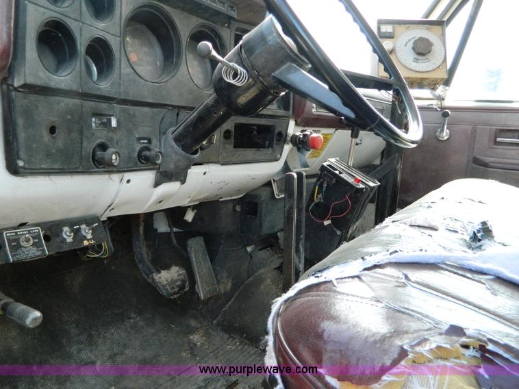 image for item G7772 1985 Chevrolet C60 feed truck
