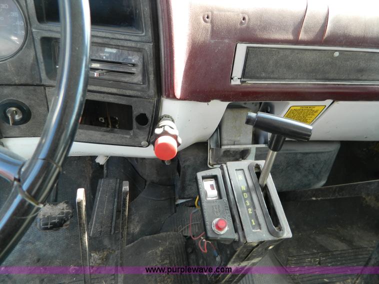 image for item G7772 1985 Chevrolet C60 feed truck