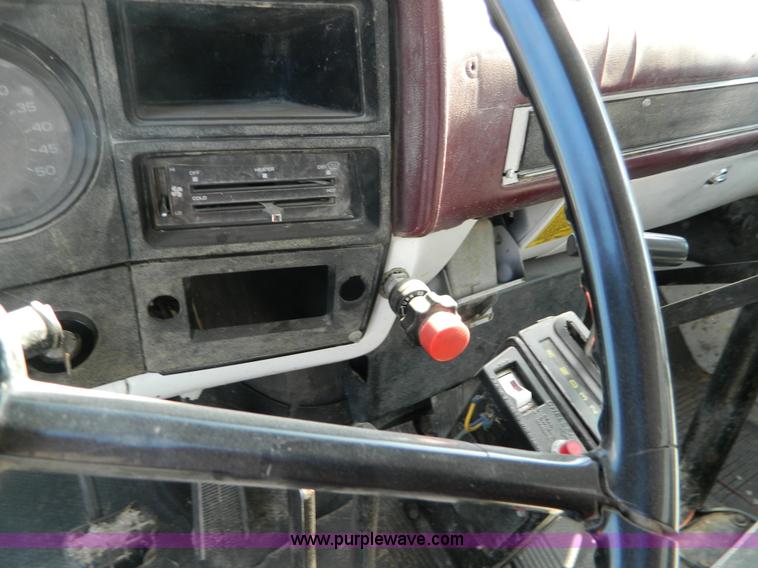 image for item G7772 1985 Chevrolet C60 feed truck