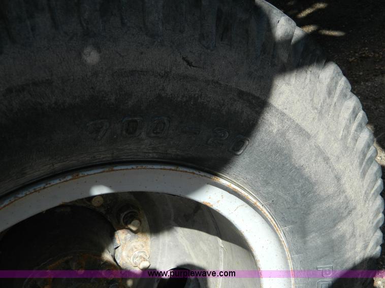 image for item G7772 1985 Chevrolet C60 feed truck