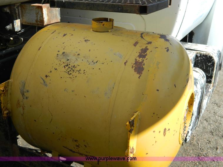 image for item G7772 1985 Chevrolet C60 feed truck