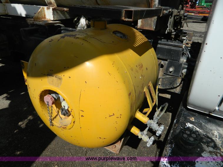 image for item G7772 1985 Chevrolet C60 feed truck