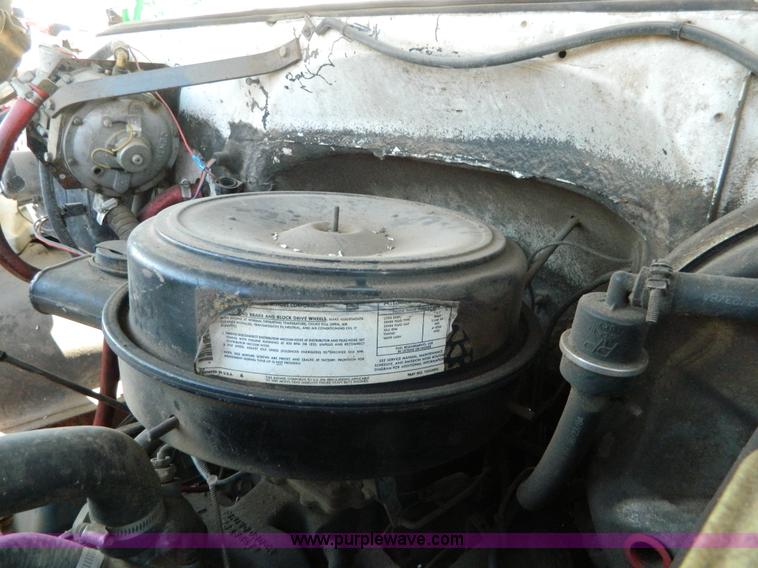 image for item G7772 1985 Chevrolet C60 feed truck