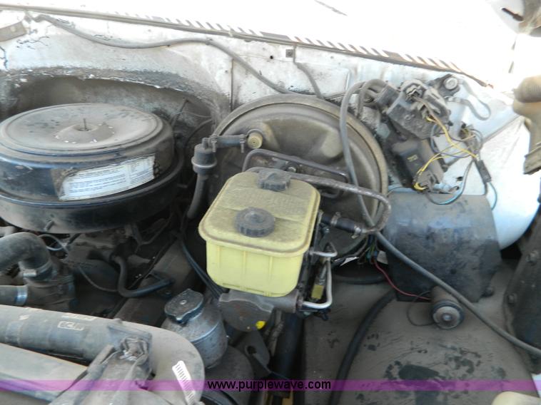 image for item G7772 1985 Chevrolet C60 feed truck