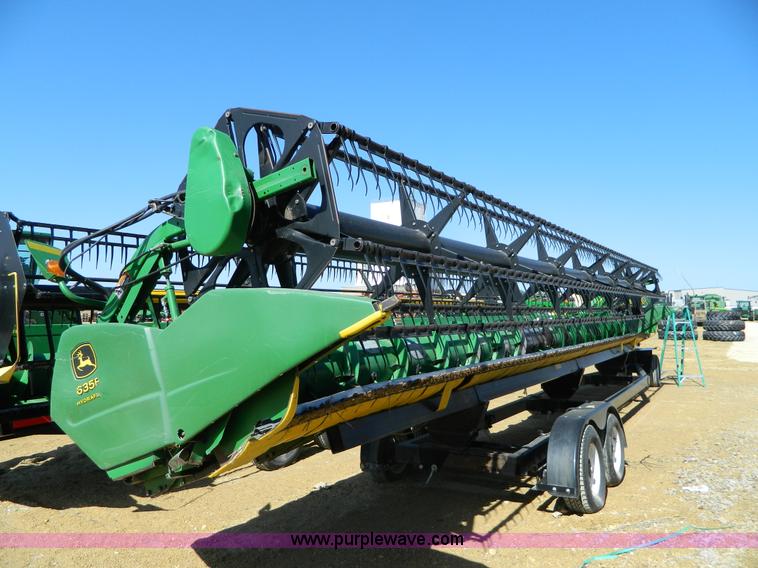 image for item G7774 2005 John Deere 635F flex header