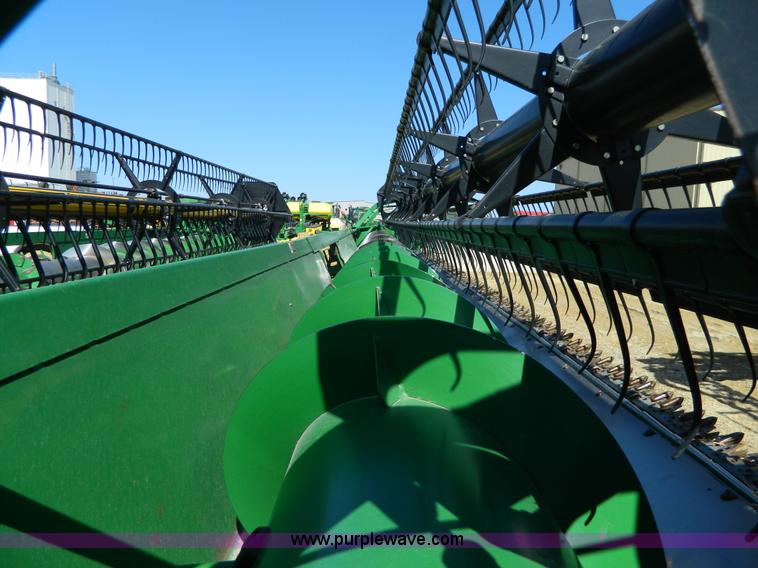 image for item G7774 2005 John Deere 635F flex header