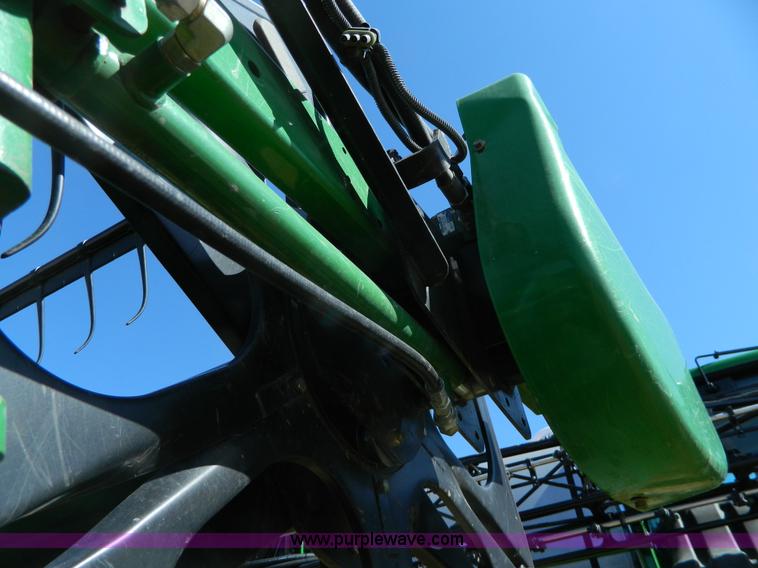 image for item G7774 2005 John Deere 635F flex header
