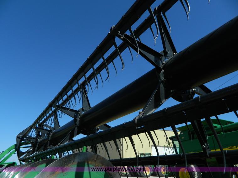 image for item G7774 2005 John Deere 635F flex header