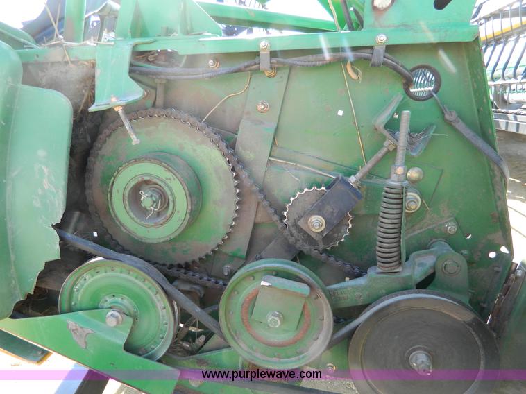 image for item G7774 2005 John Deere 635F flex header