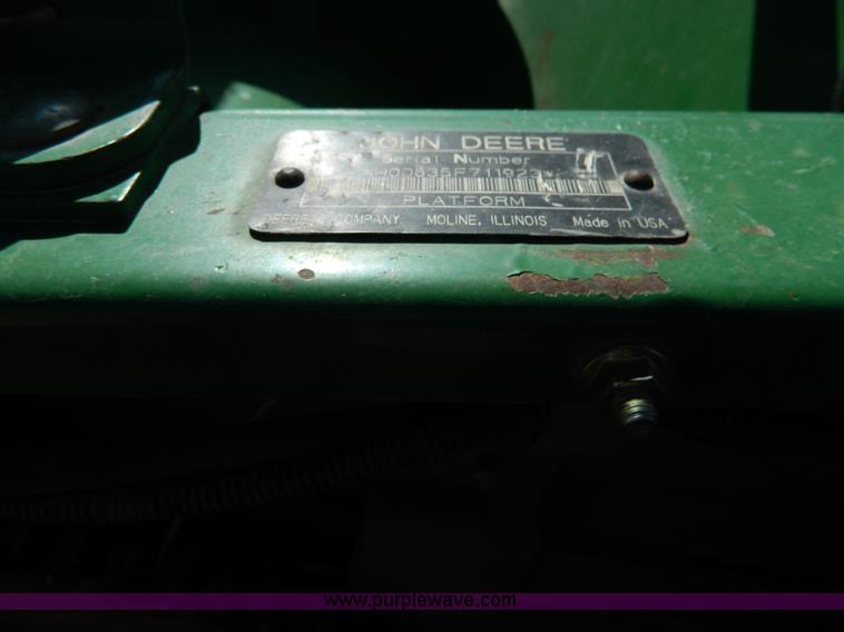 image for item G7774 2005 John Deere 635F flex header