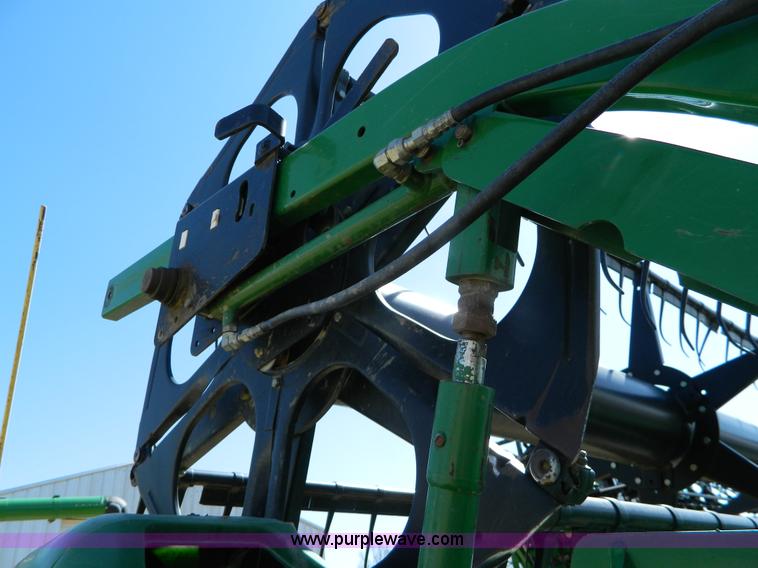 image for item G7774 2005 John Deere 635F flex header