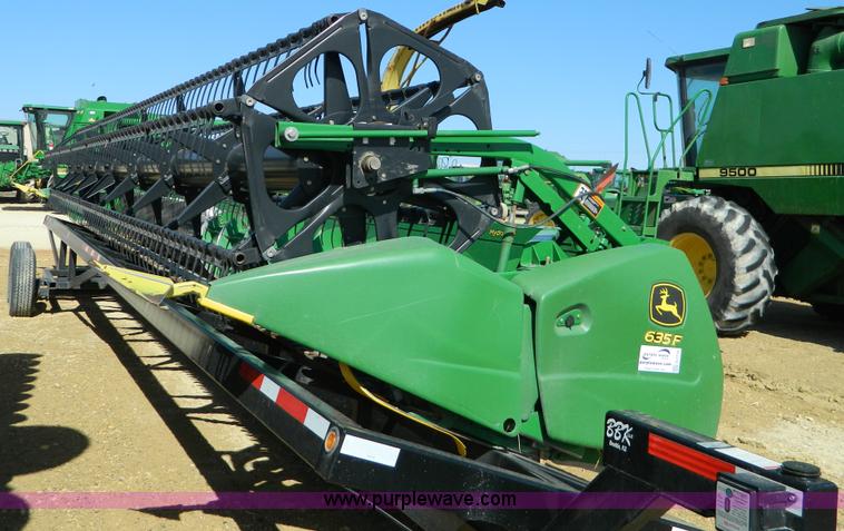 image for item G7776 2009 John Deere 635F flex header