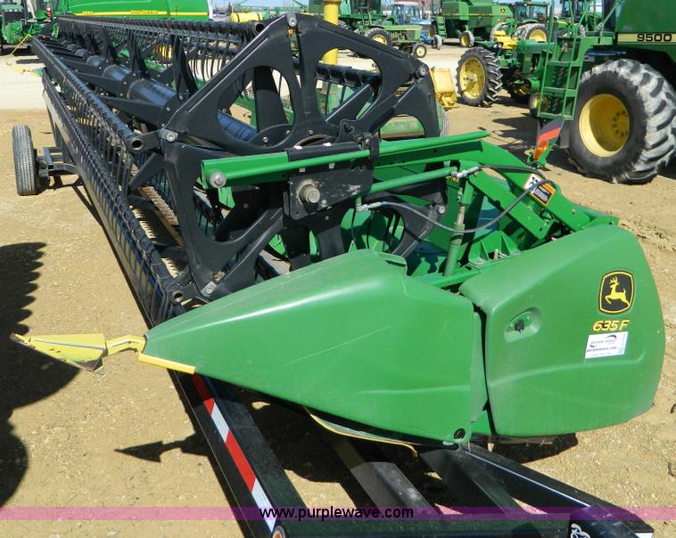image for item G7776 2009 John Deere 635F flex header