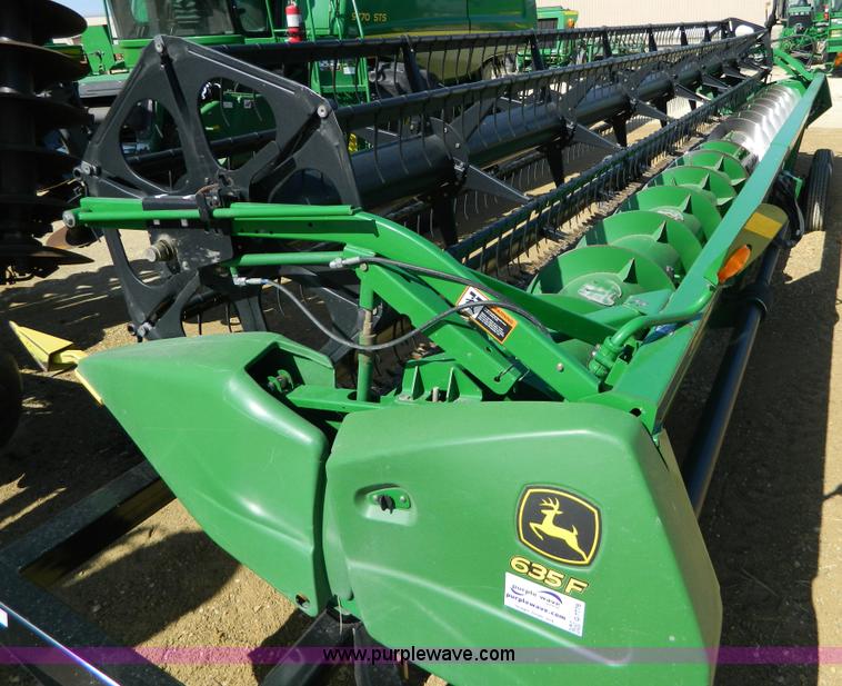 image for item G7776 2009 John Deere 635F flex header