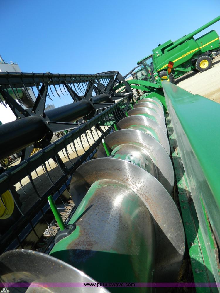 image for item G7776 2009 John Deere 635F flex header