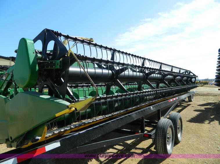 image for item G7776 2009 John Deere 635F flex header