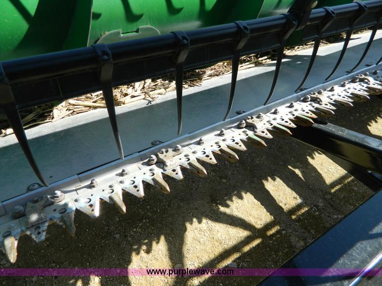 image for item G7776 2009 John Deere 635F flex header