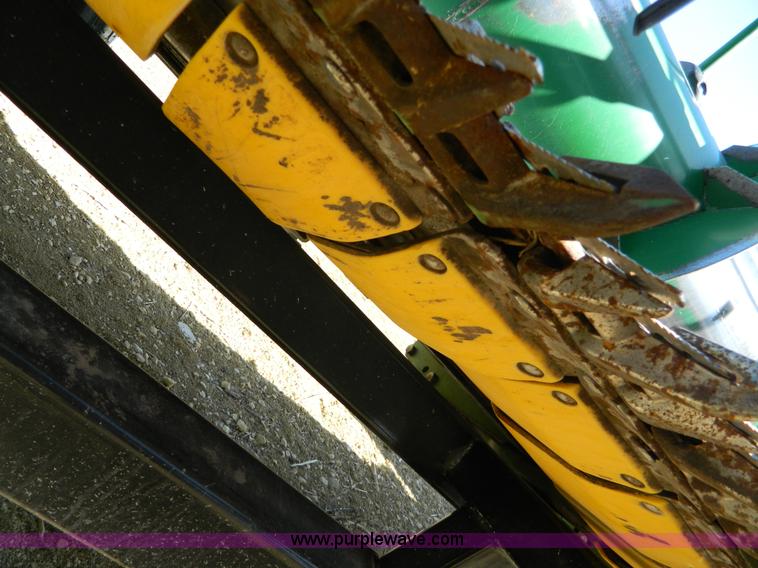 image for item G7776 2009 John Deere 635F flex header