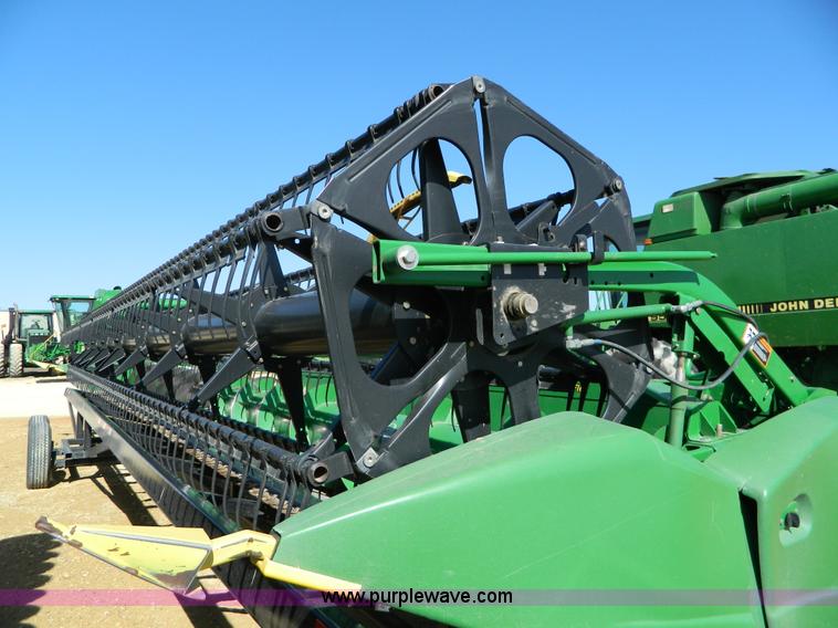 image for item G7776 2009 John Deere 635F flex header