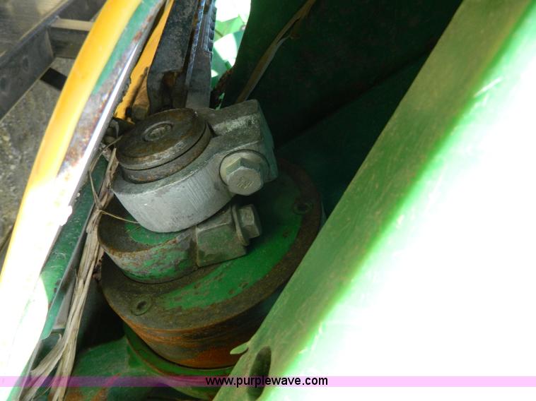 image for item G7776 2009 John Deere 635F flex header