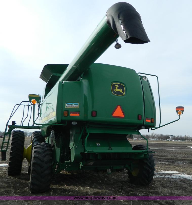 image for item G7780 2004 John Deere 9760 STS combine