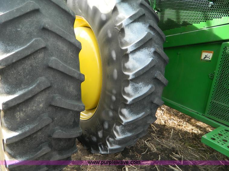 image for item G7780 2004 John Deere 9760 STS combine