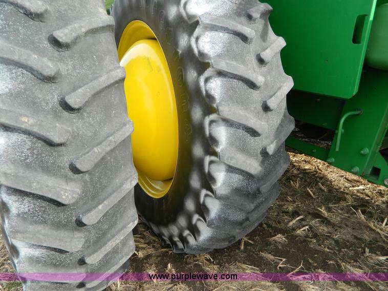 image for item G7780 2004 John Deere 9760 STS combine