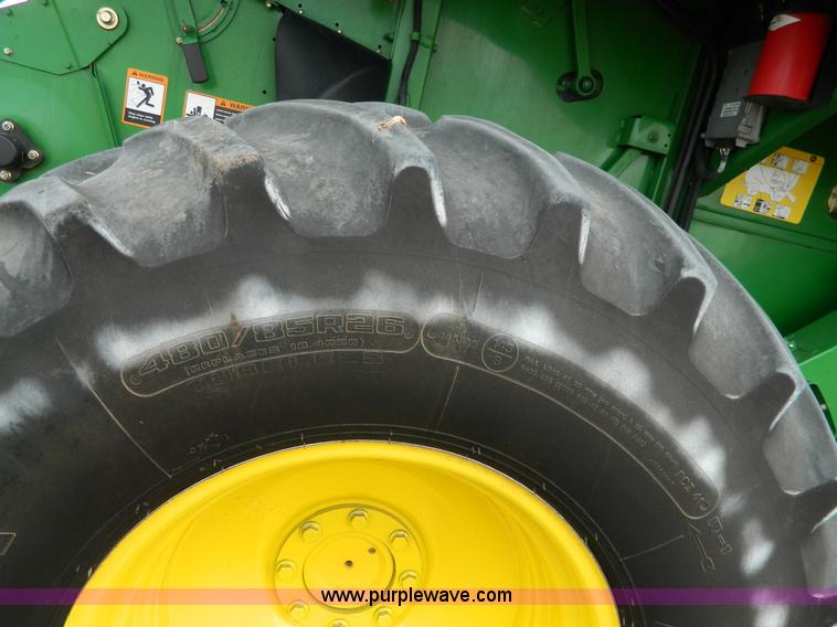 image for item G7780 2004 John Deere 9760 STS combine