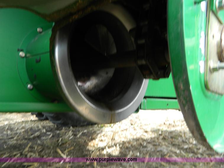 image for item G7780 2004 John Deere 9760 STS combine