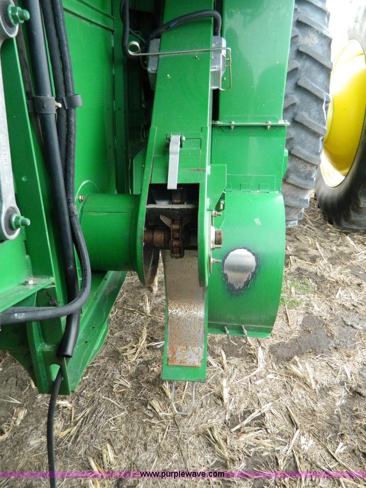image for item G7780 2004 John Deere 9760 STS combine