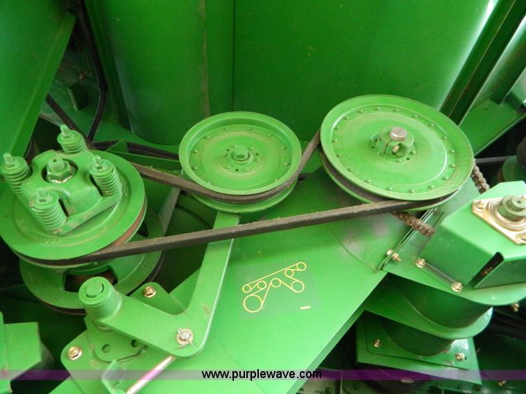 image for item G7780 2004 John Deere 9760 STS combine