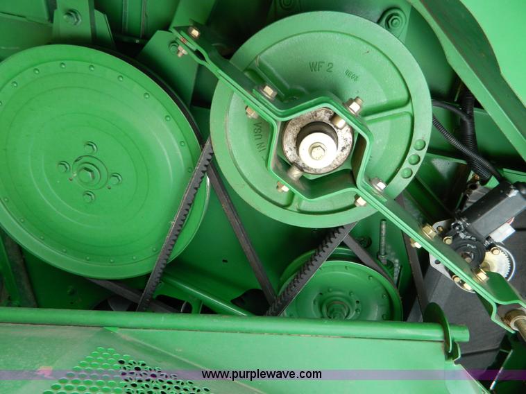 image for item G7780 2004 John Deere 9760 STS combine