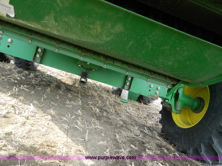 image for item G7780 2004 John Deere 9760 STS combine