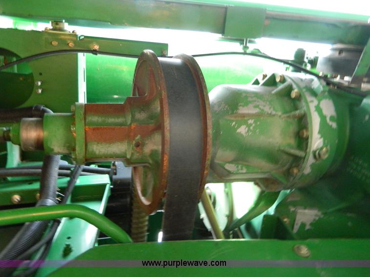 image for item G7780 2004 John Deere 9760 STS combine