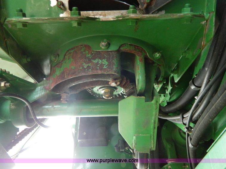 image for item G7780 2004 John Deere 9760 STS combine