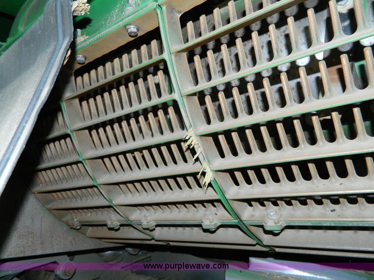 image for item G7780 2004 John Deere 9760 STS combine