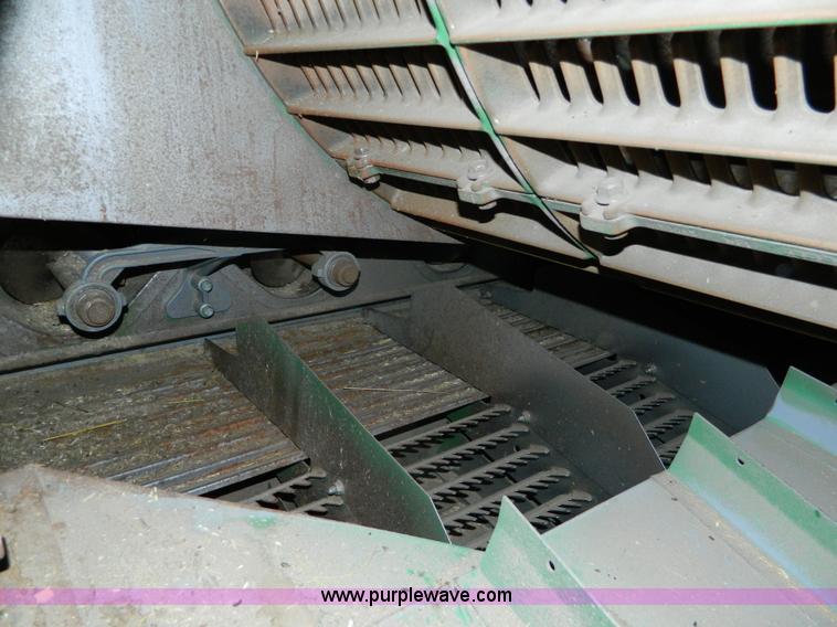 image for item G7780 2004 John Deere 9760 STS combine