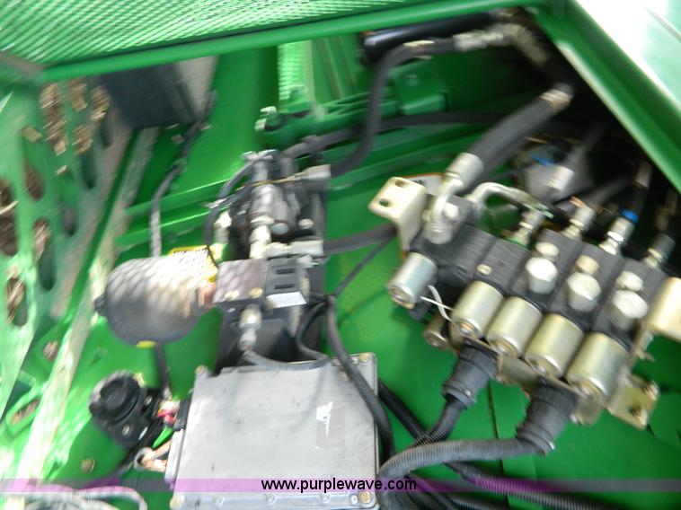 image for item G7780 2004 John Deere 9760 STS combine