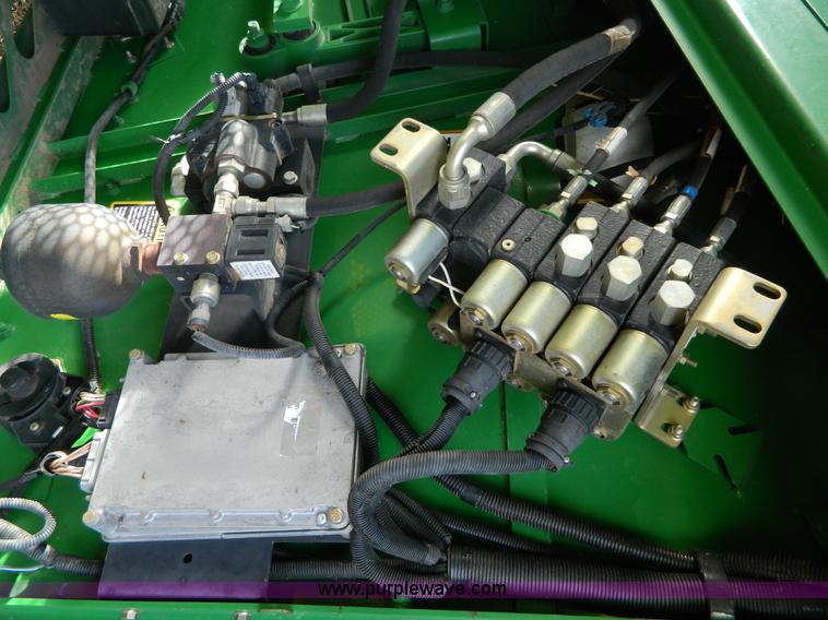 image for item G7780 2004 John Deere 9760 STS combine