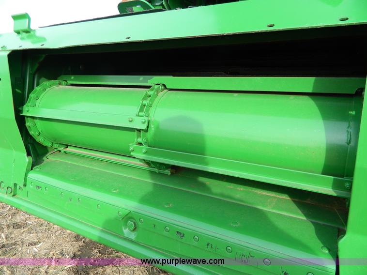 image for item G7780 2004 John Deere 9760 STS combine