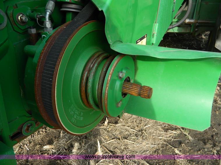 image for item G7780 2004 John Deere 9760 STS combine